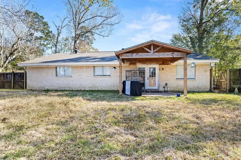 1845 King Arthur Court Pinehurst, TX 77630