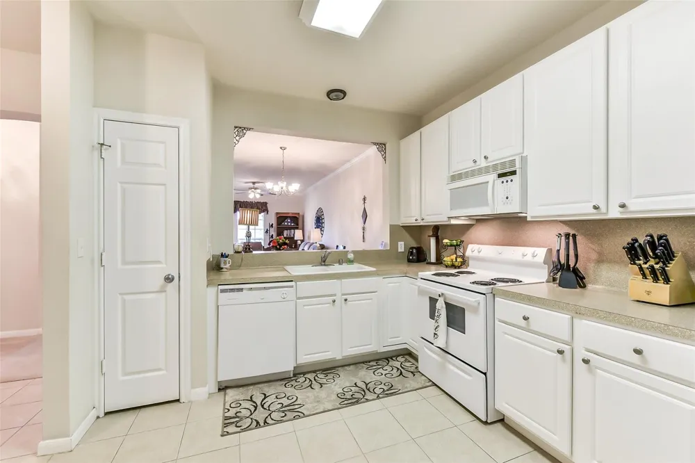 2815 Kings Crossing Drive #319 Kingwood, TX 77345