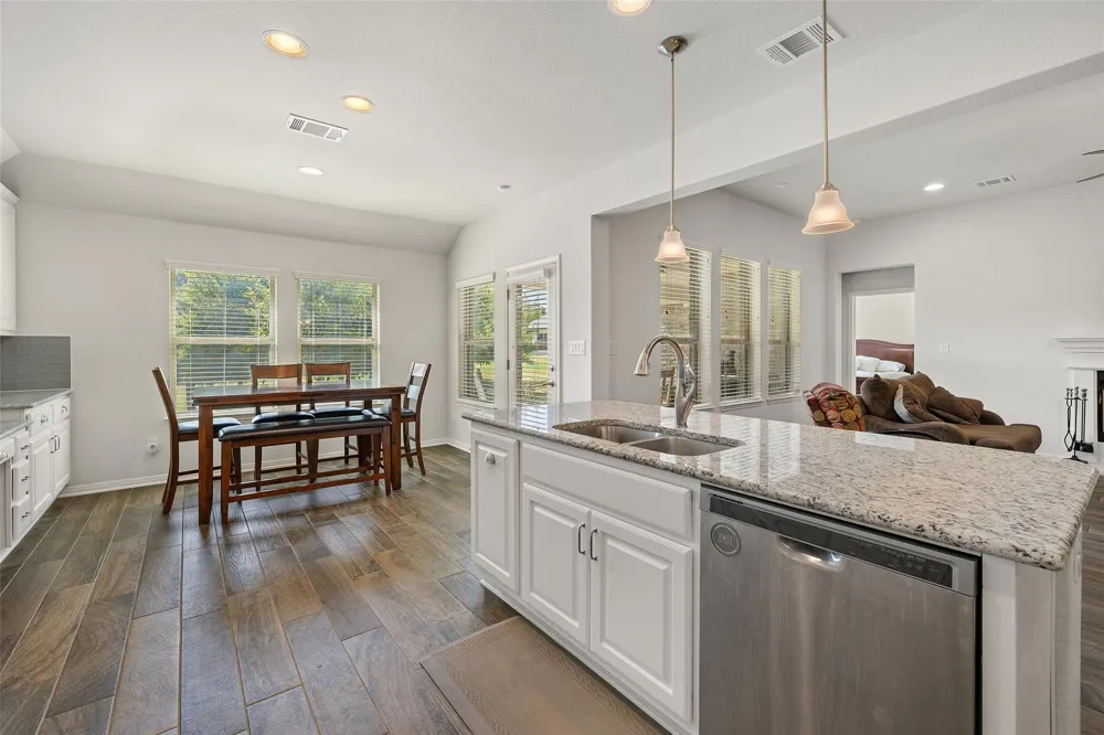 301 Double Eagle Ranch Drive Cedar Creek, TX 78612