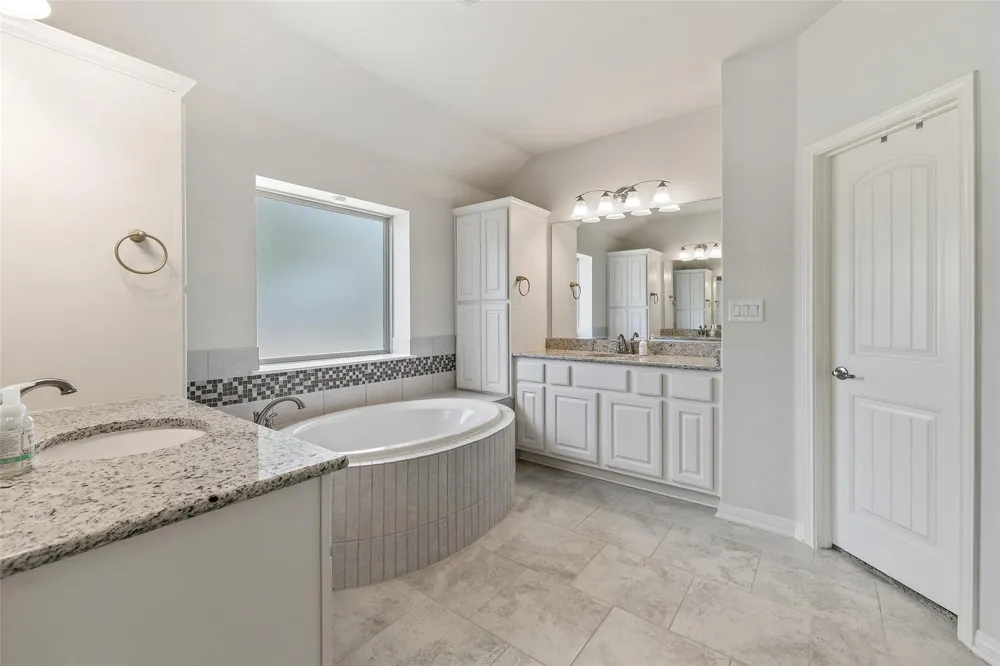 301 Double Eagle Ranch Drive Cedar Creek, TX 78612