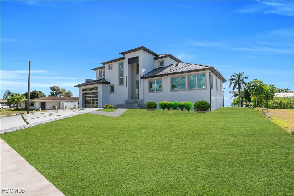 Cascade Way North Fort Myers, FL 33901