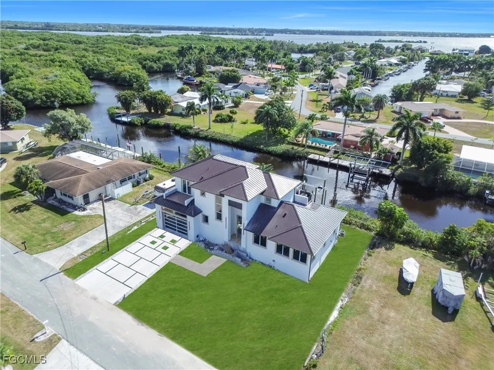 Cascade Way North Fort Myers, FL 33901