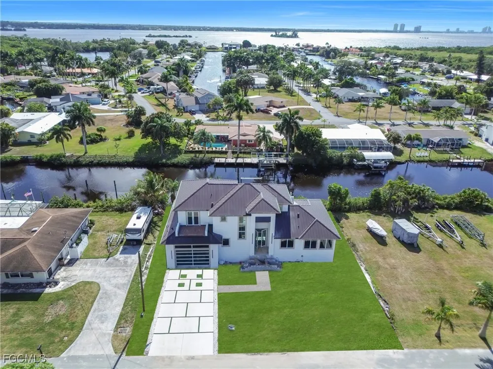 Cascade Way North Fort Myers, FL 33901