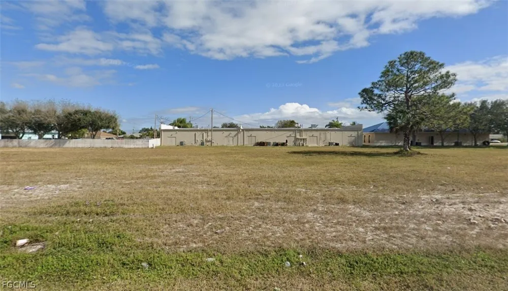 SW 8th Place Cape Coral, FL 33914