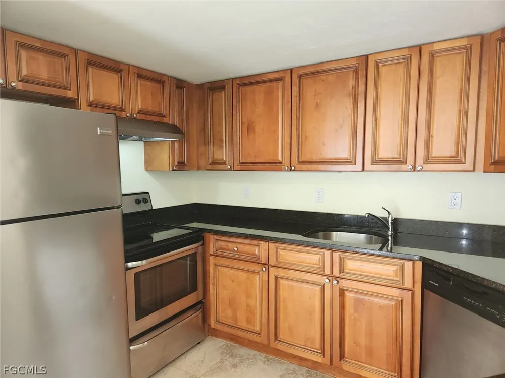 Royalston Avenue #105 Fort Myers, FL 33916