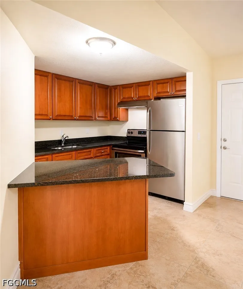 Royalston Avenue #105 Fort Myers, FL 33916