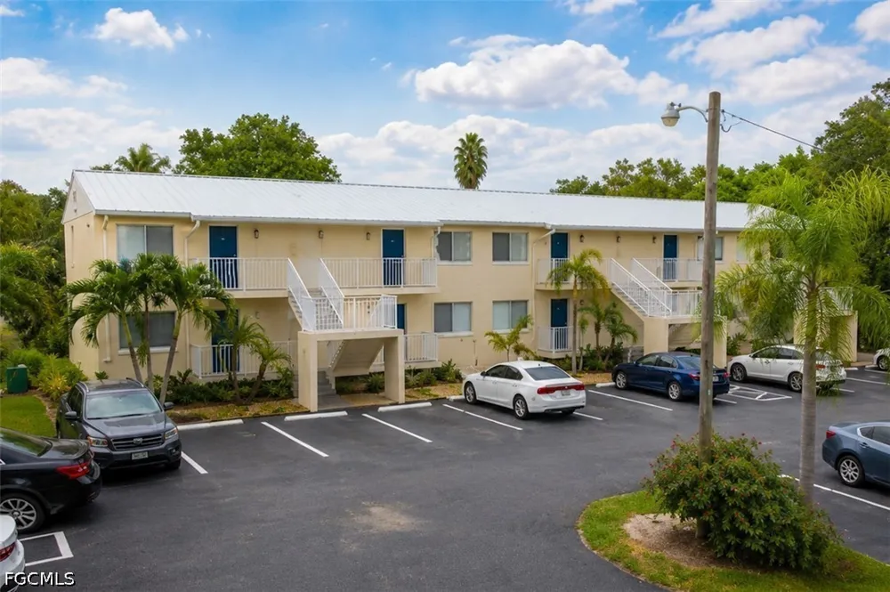 Royalston Avenue #105 Fort Myers, FL 33916