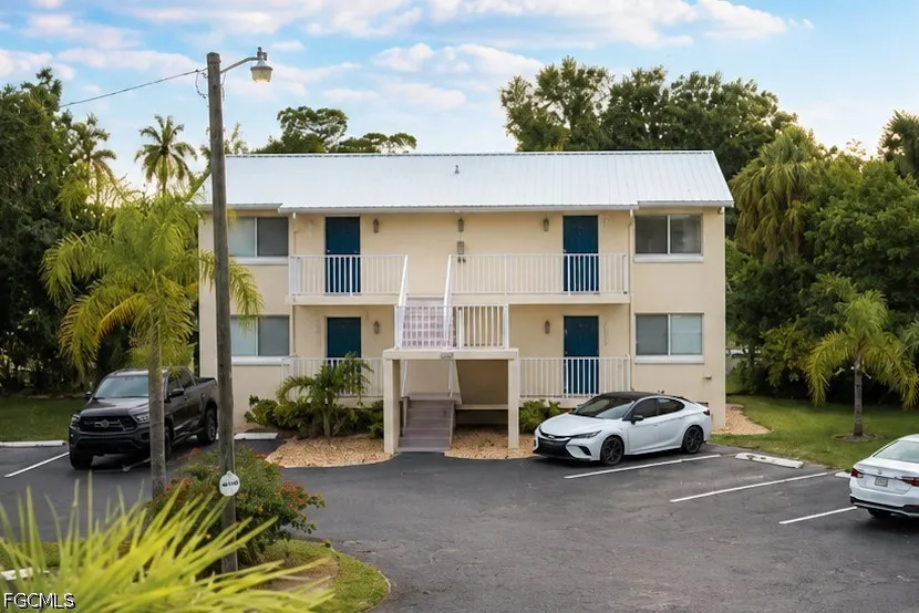 Royalston Avenue #105 Fort Myers, FL 33916