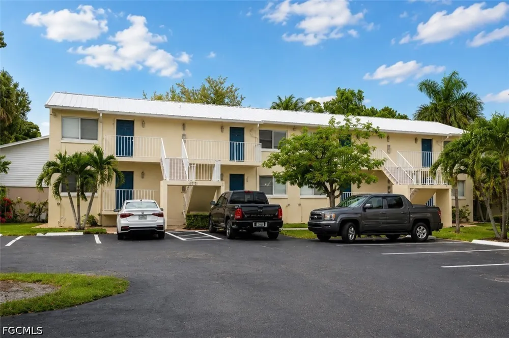 Royalston Avenue #105 Fort Myers, FL 33916