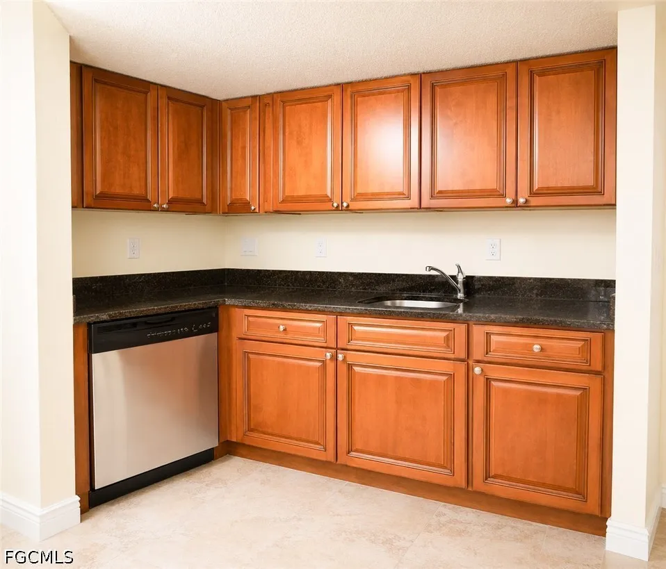 Royalston Avenue #105 Fort Myers, FL 33916
