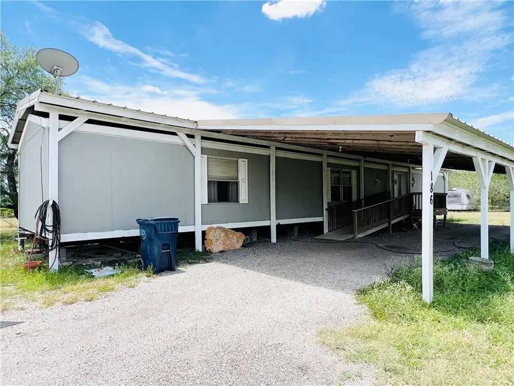 186 County Road 161 Alice, TX 78332