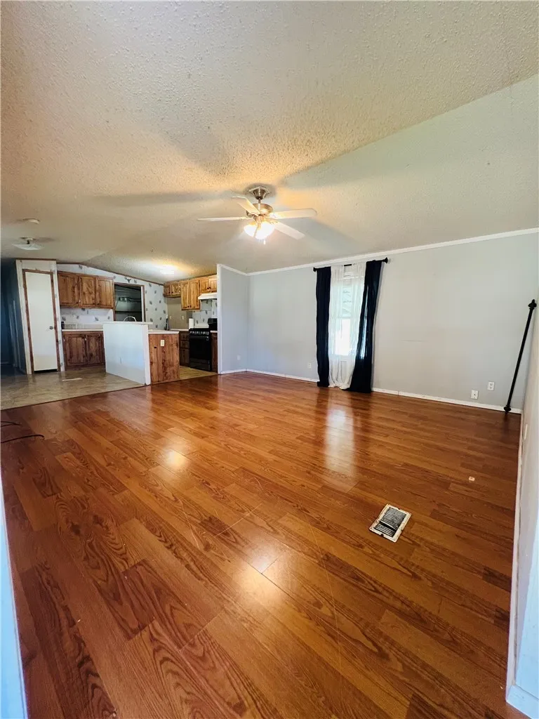 186 County Road 161 Alice, TX 78332