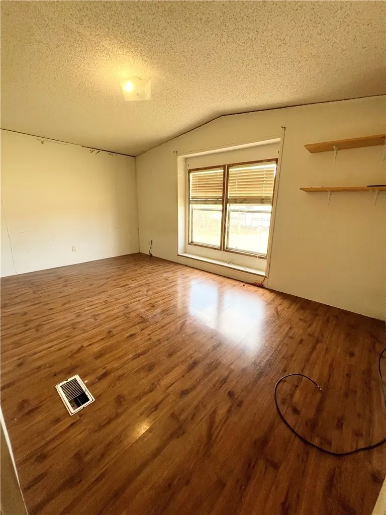 186 County Road 161 Alice, TX 78332