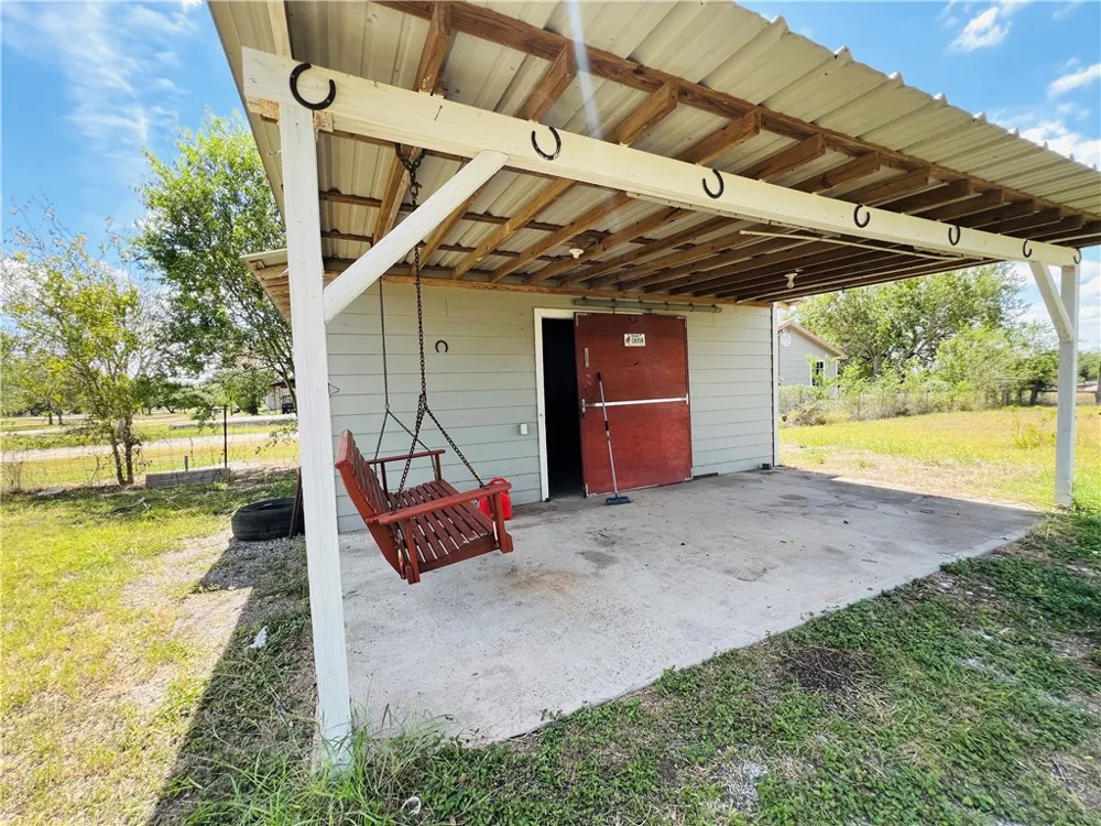 186 County Road 161 Alice, TX 78332