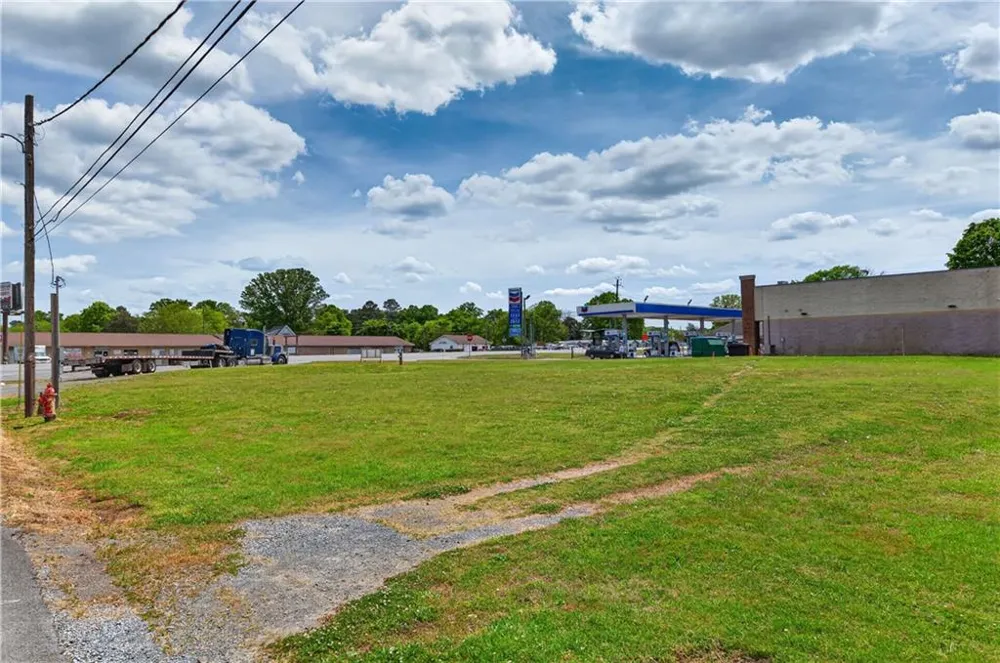 5911 Joe Frank Harris Parkway NW Adairsville, GA 30103