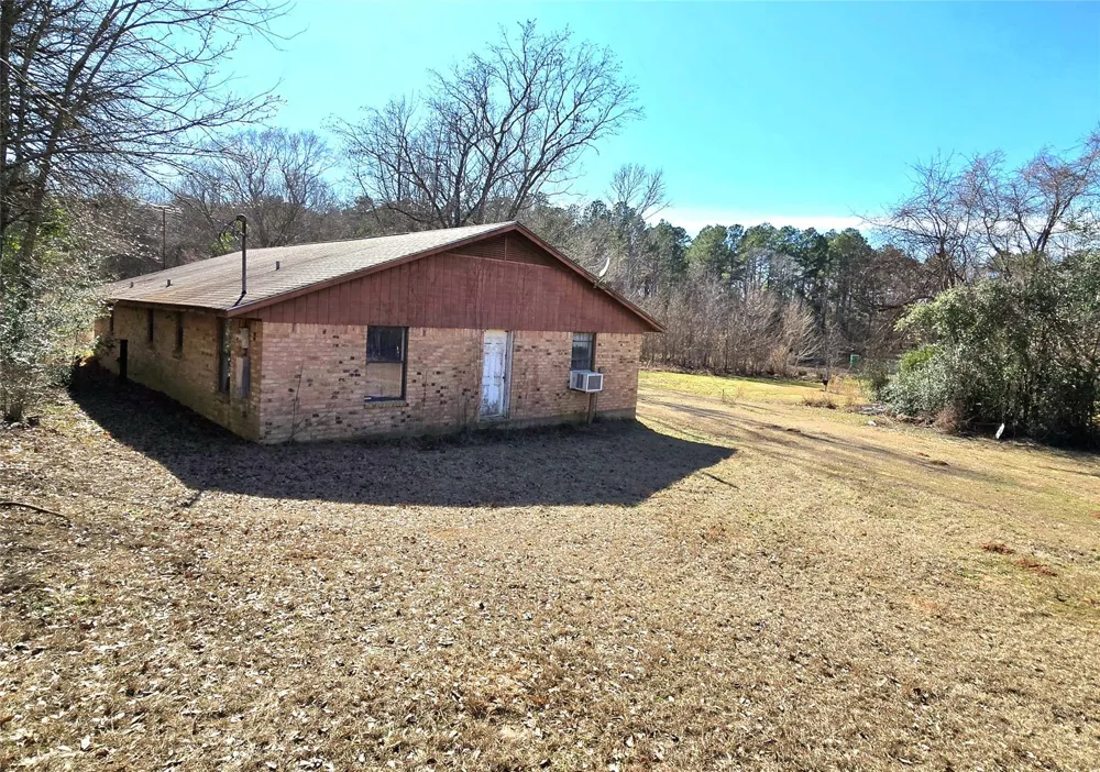 3901 County Road 1585 Grapeland, TX 75844