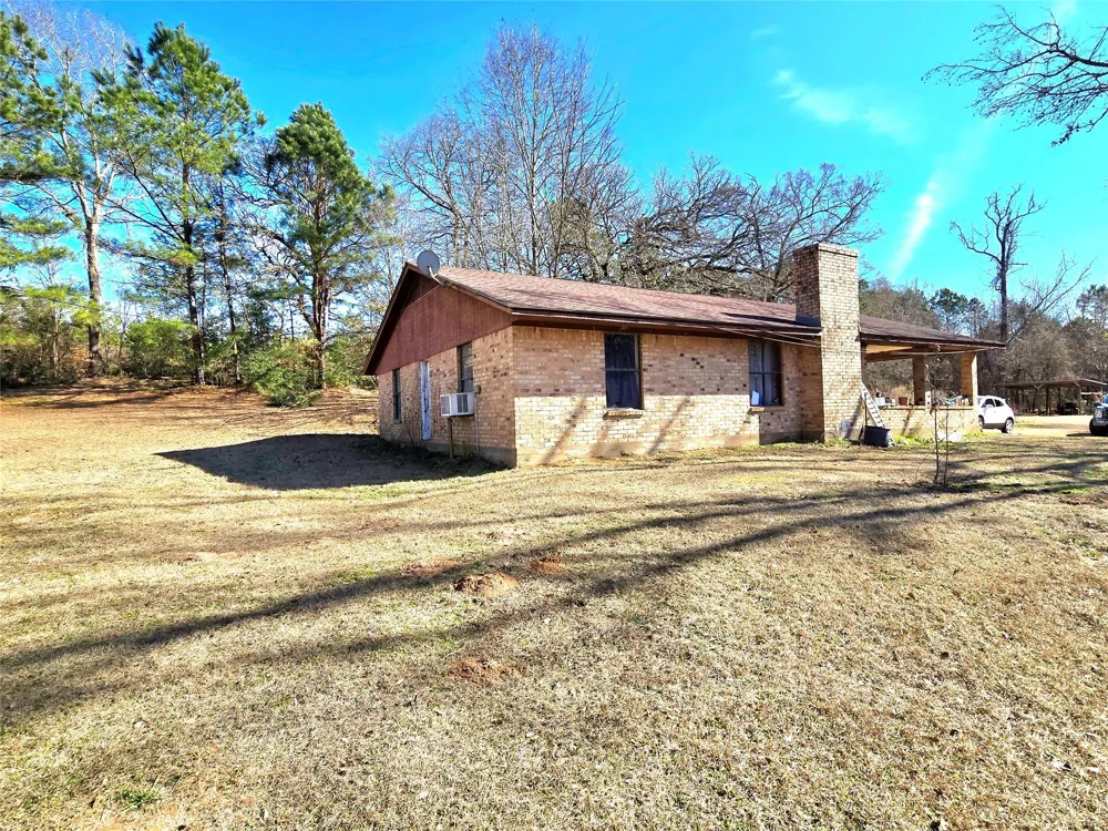 3901 County Road 1585 Grapeland, TX 75844