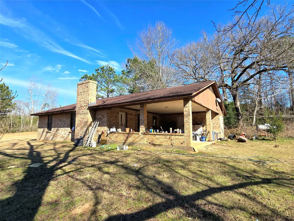 3901 County Road 1585 Grapeland, TX 75844
