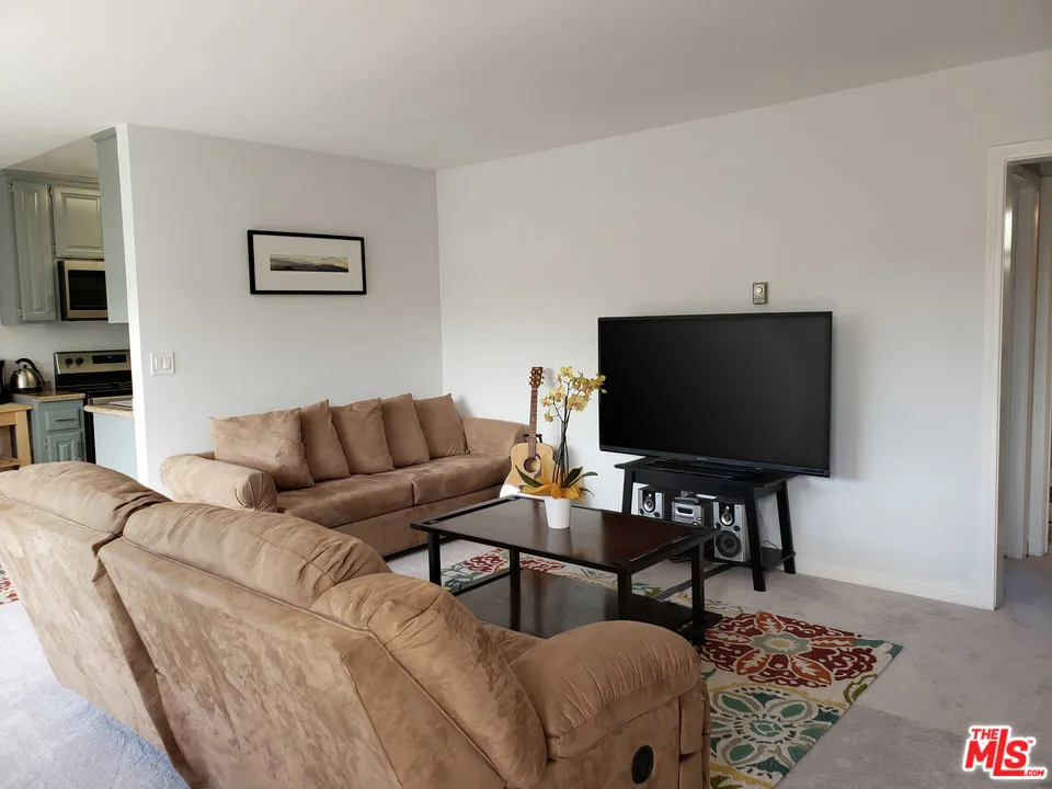 2002 4TH STREET #312 Santa Monica, CA 90405