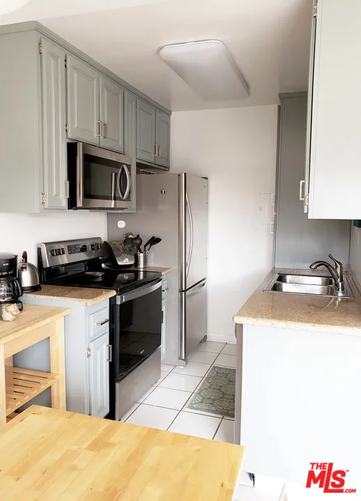 2002 4TH STREET #312 Santa Monica, CA 90405