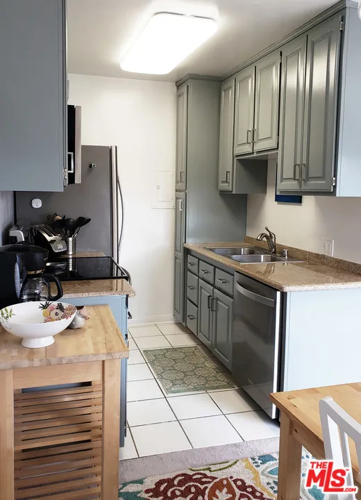 2002 4TH STREET #312 Santa Monica, CA 90405