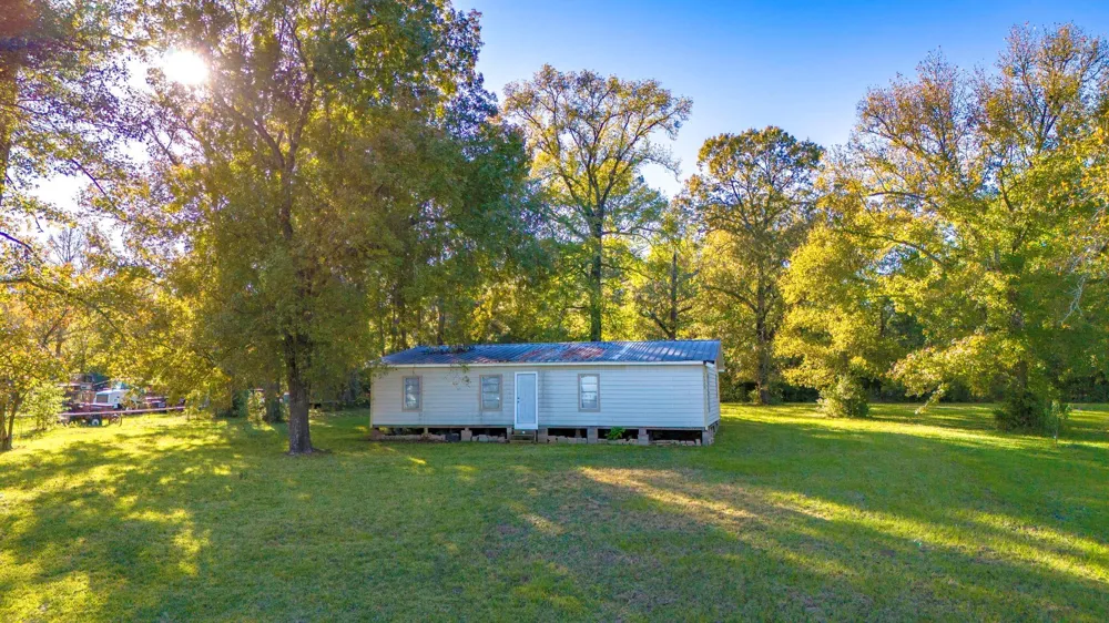 17325 Us Highway 59 Moscow, TX 75960