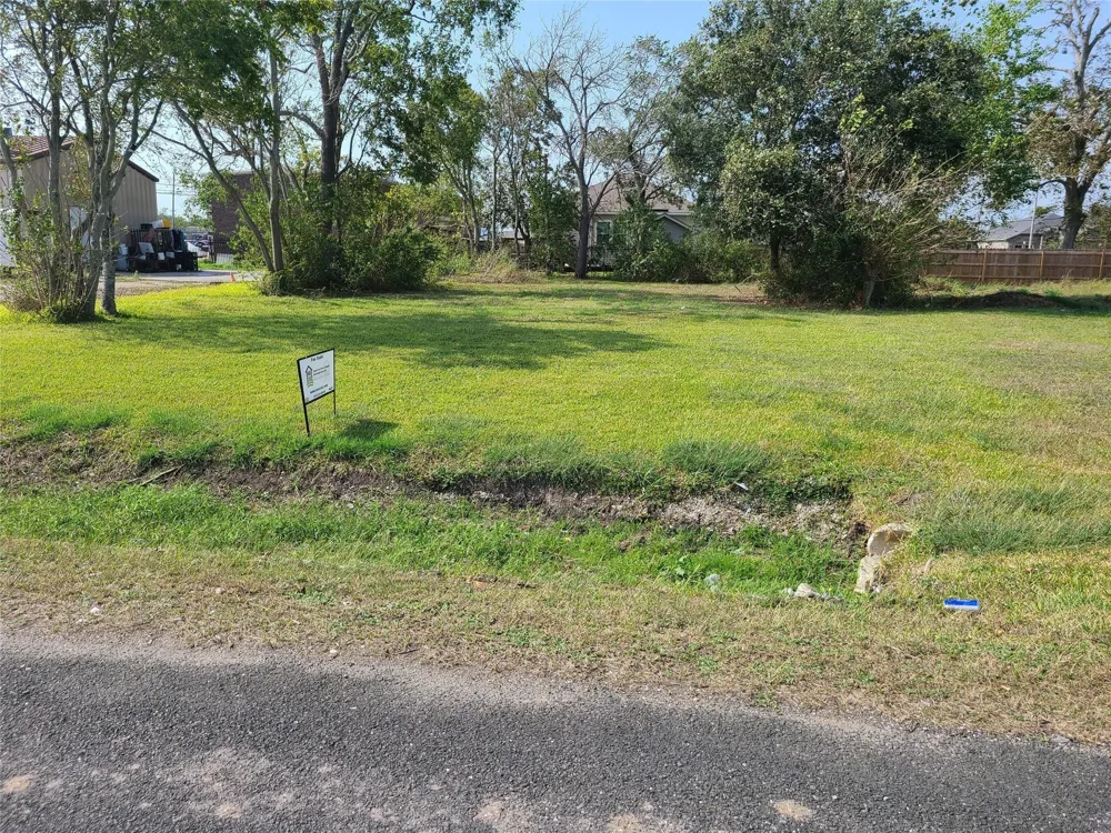 339 Hemphill Texas City, TX 77591