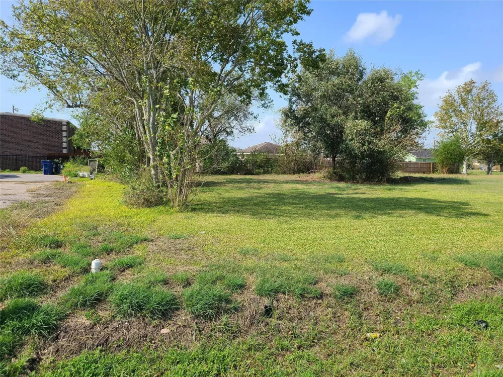 339 Hemphill Texas City, TX 77591