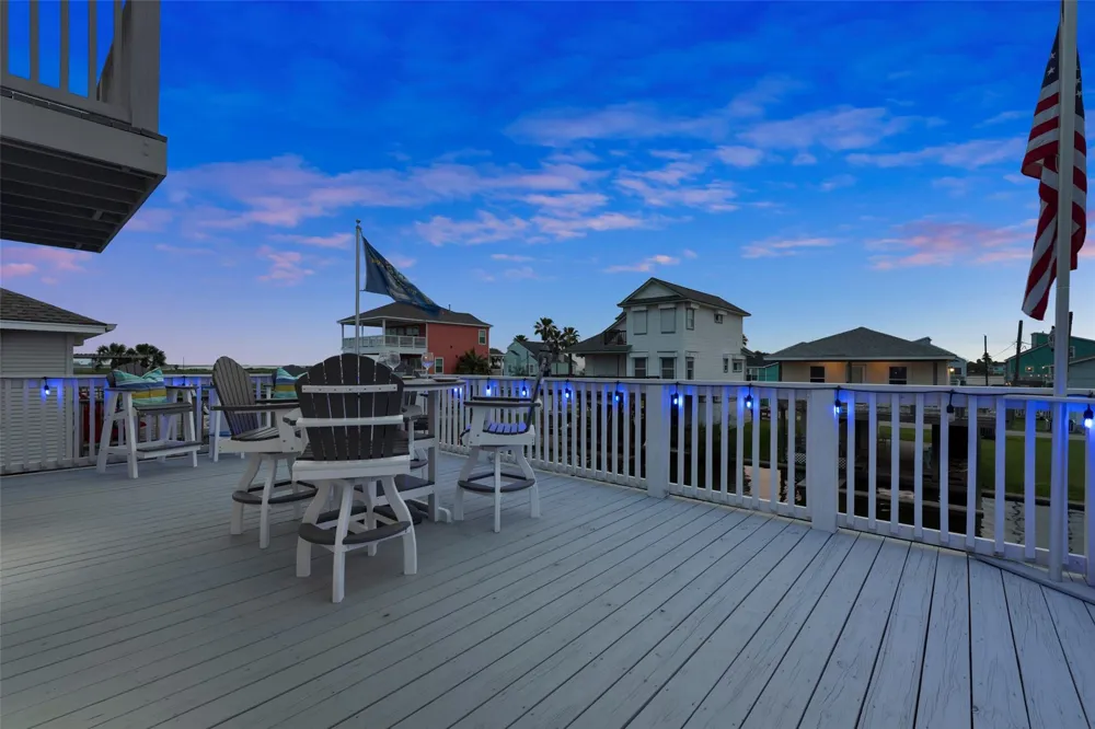 16710 Tahiti Way Jamaica Beach, TX 77554