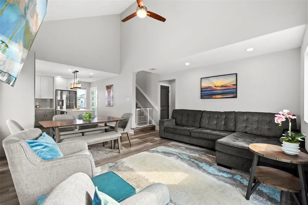 16710 Tahiti Way Jamaica Beach, TX 77554