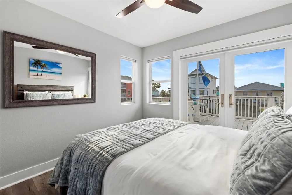 16710 Tahiti Way Jamaica Beach, TX 77554