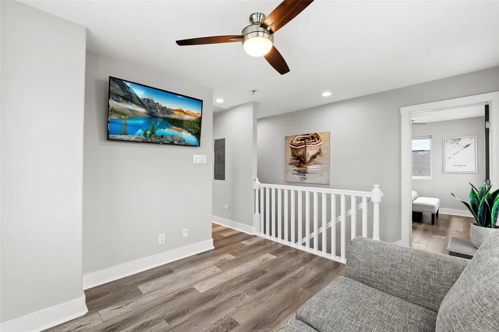 16710 Tahiti Way Jamaica Beach, TX 77554