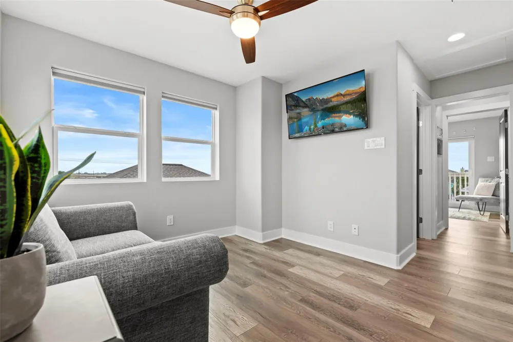 16710 Tahiti Way Jamaica Beach, TX 77554