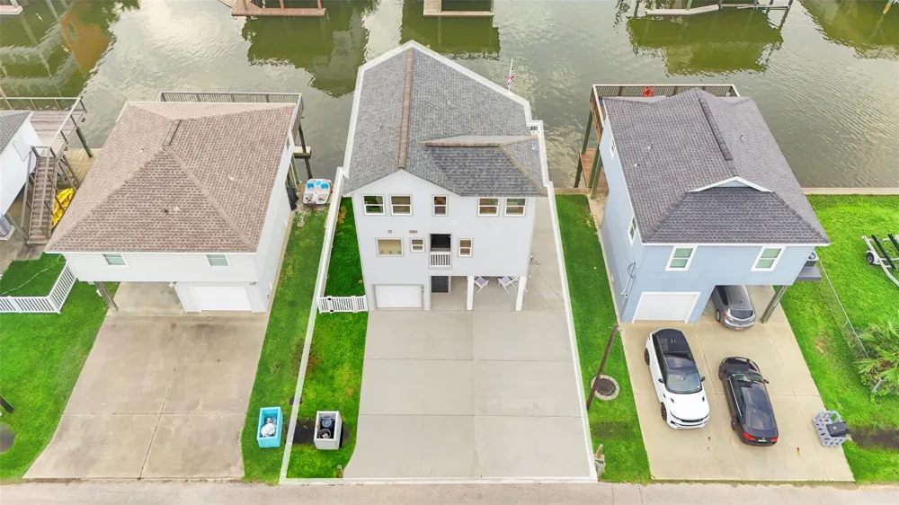 16710 Tahiti Way Jamaica Beach, TX 77554