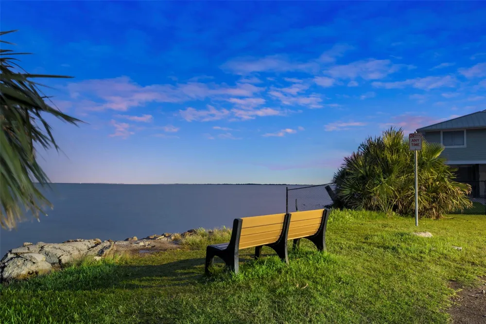 16710 Tahiti Way Jamaica Beach, TX 77554