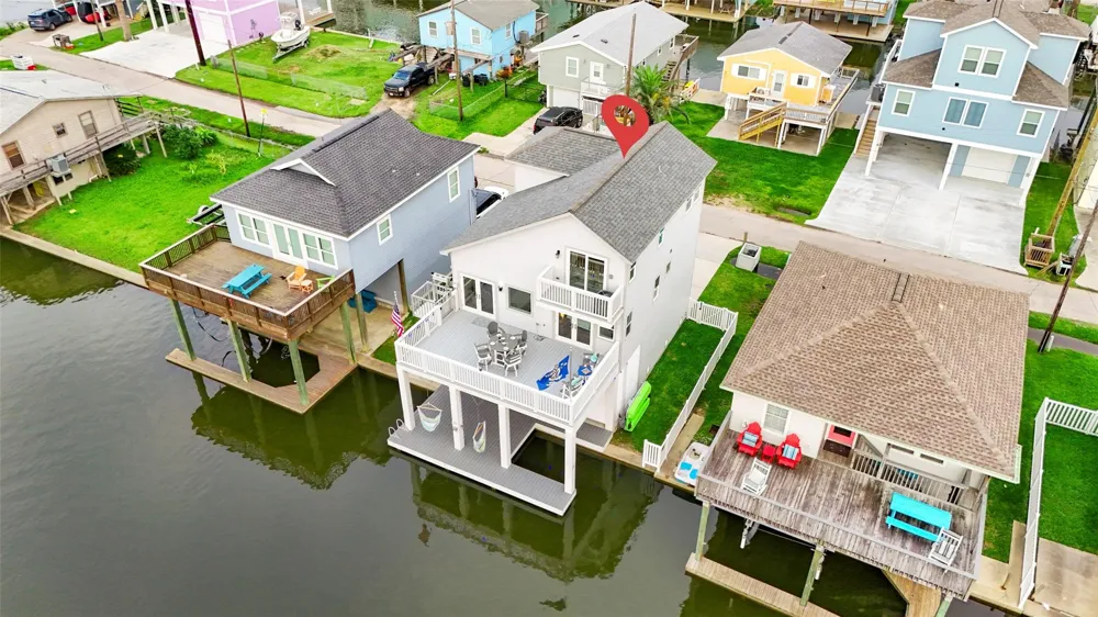 16710 Tahiti Way Jamaica Beach, TX 77554