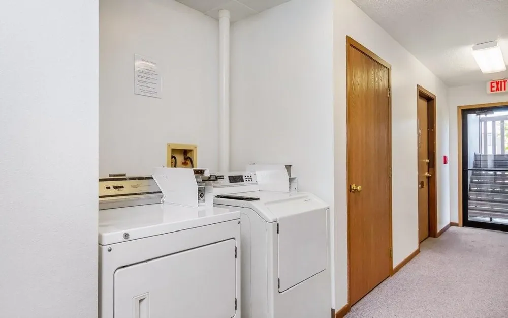 1425 N 11th Ave E, Ia Newton, IA 50208