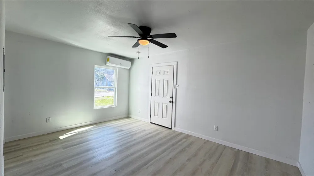 1513 10th Street #1 Corpus Christi, TX 78404