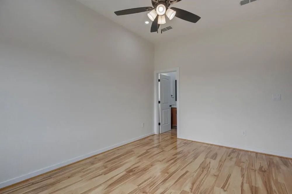 13 Bayview Loop Rockport, TX 78382