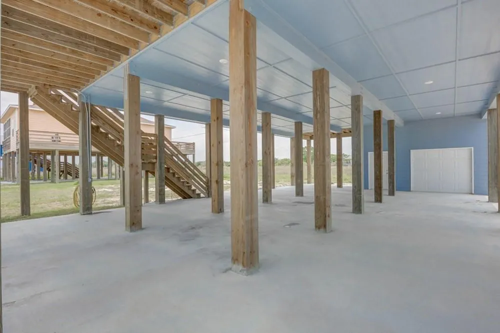 13 Bayview Loop Rockport, TX 78382