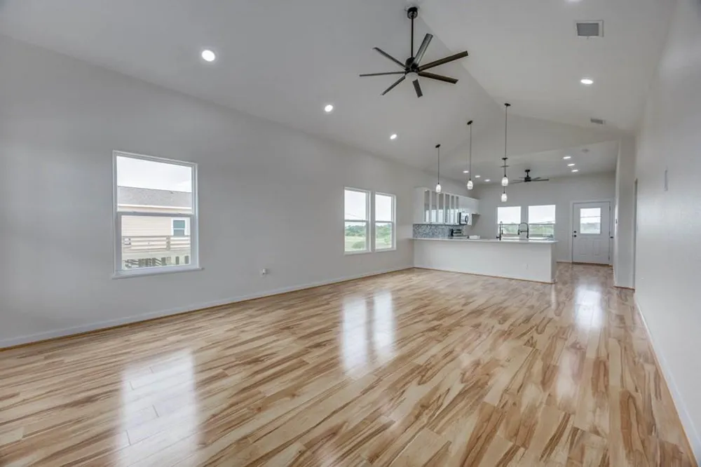 13 Bayview Loop Rockport, TX 78382