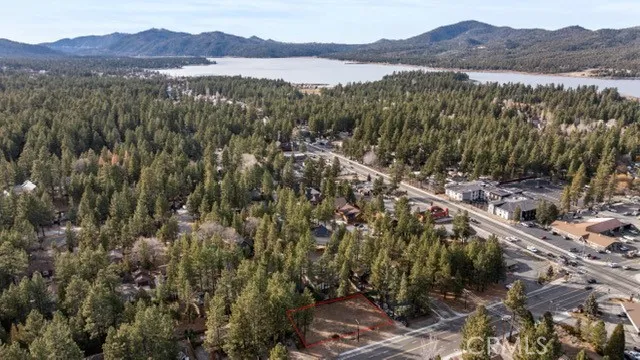 570 Summit Big Bear Lake, CA 92315