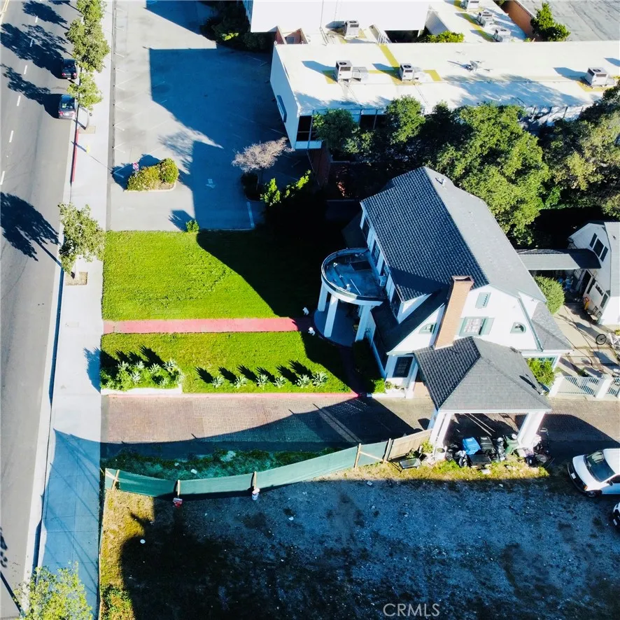 624 Pasadena Azusa, CA 91702