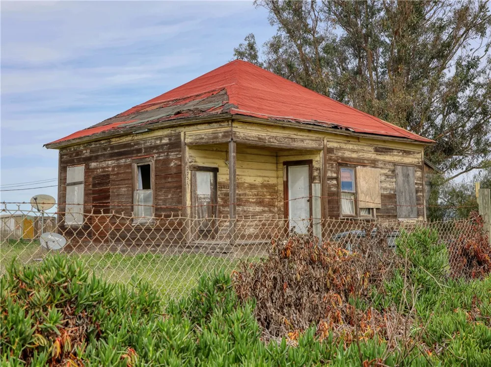 31 Cabrillo Highway Santa Maria, CA 93455