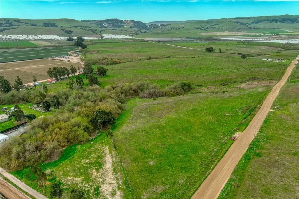 31 Cabrillo Highway Santa Maria, CA 93455