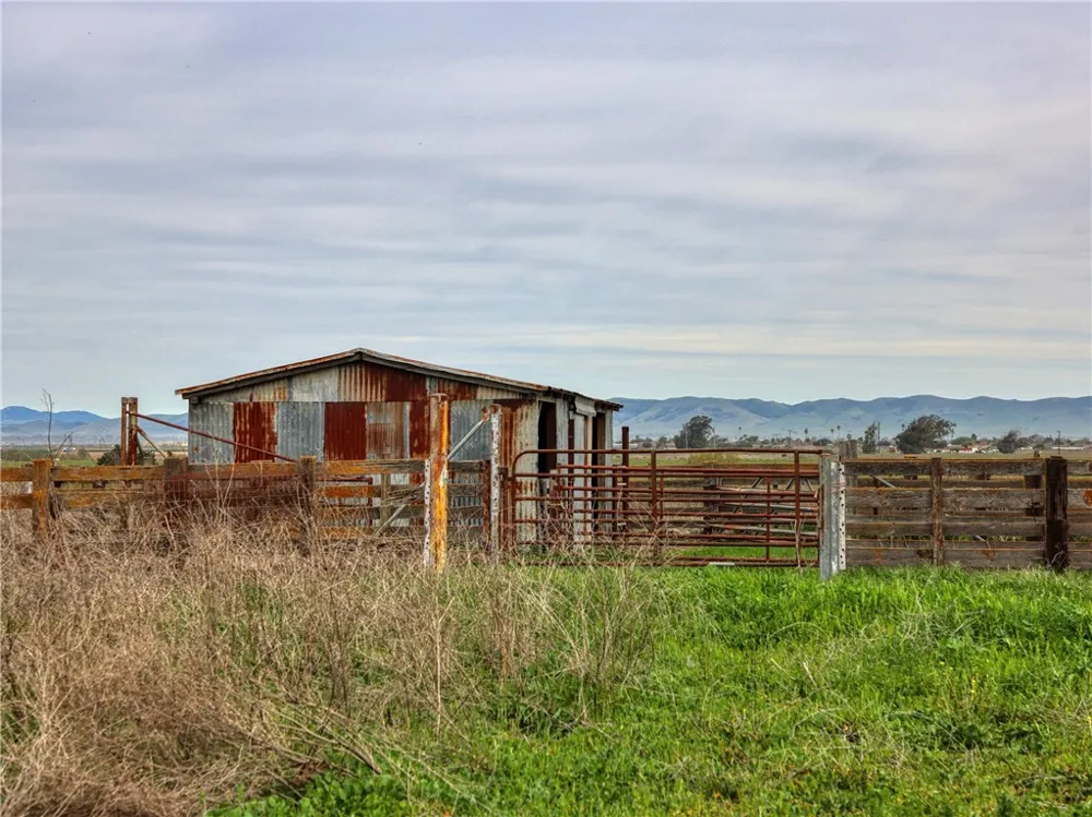 31 Cabrillo Highway Santa Maria, CA 93455