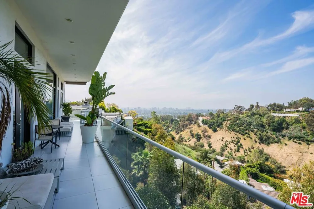 1441 Summitridge Drive Beverly Hills, CA 90210