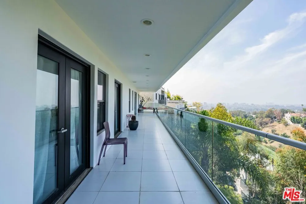 1441 Summitridge Drive Beverly Hills, CA 90210