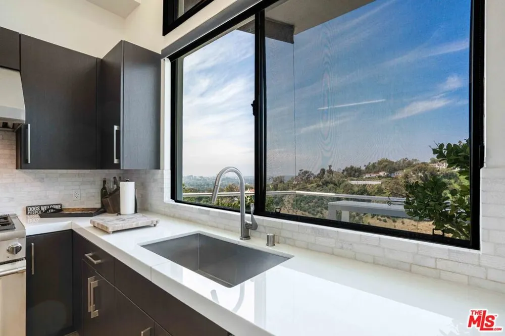 1441 Summitridge Drive Beverly Hills, CA 90210