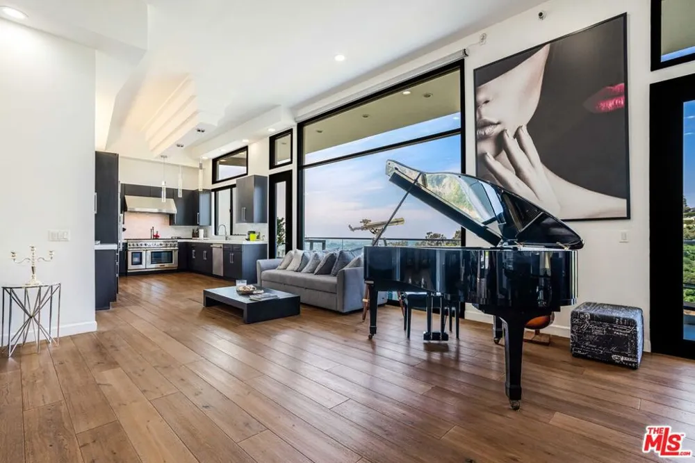 1441 Summitridge Drive Beverly Hills, CA 90210